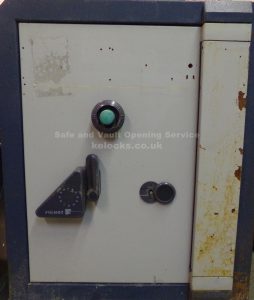 Fichet Safe lost keys and combination Fichet Bauche safe with lost keys and combination opened by Jason Jones, Key Elements