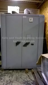 fichet-safe-39 Fichet High Security Safe with lost keys picked by Jason Jones of Key Elements